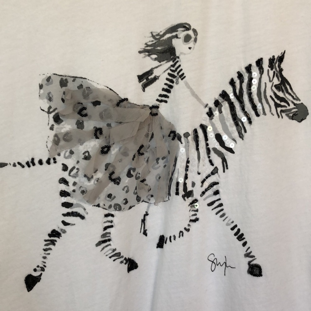 White t shirt with zebra